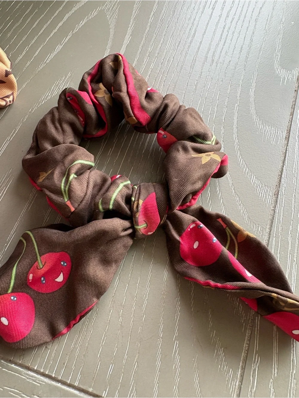 FASHION Set of 2 Brown Cherry-Print Bow Scrunchie Set